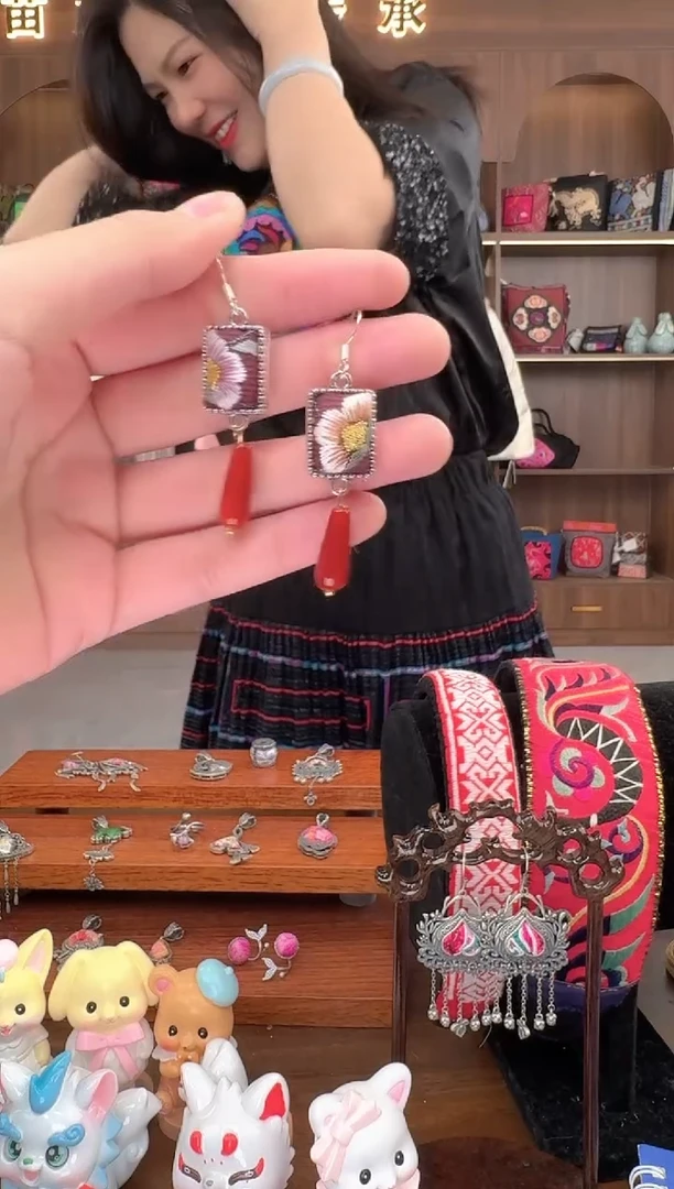 【闪购商品】织绣扶光苗绣传承125