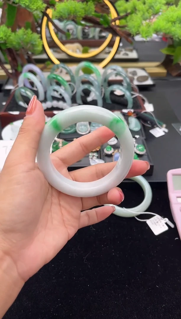 未镶嵌手镯翡翠手镯