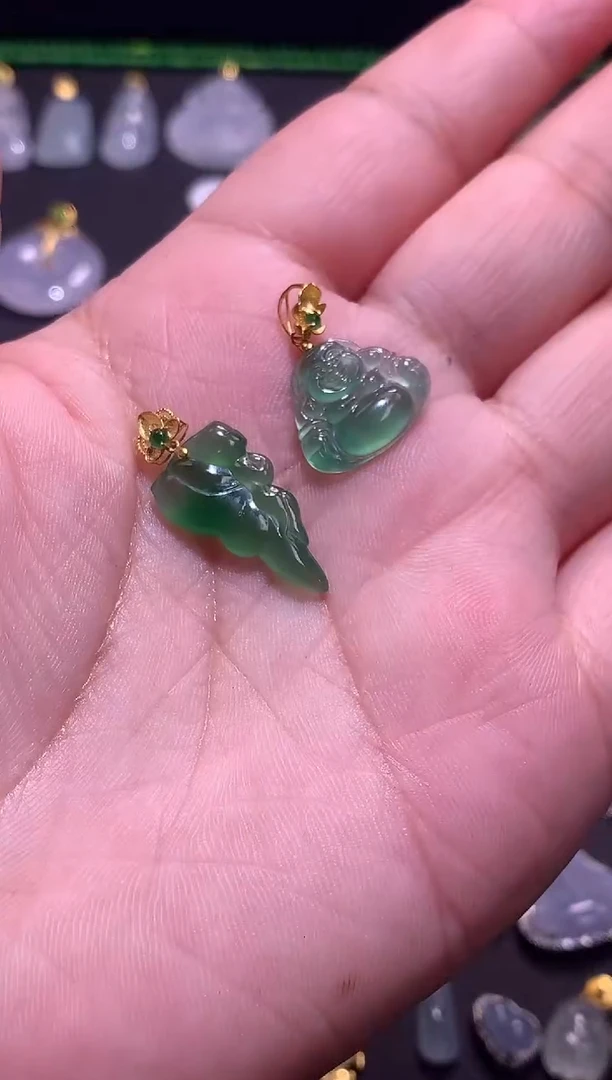 【闪购商品】翡翠吊坠(不含链)18K金镶嵌1