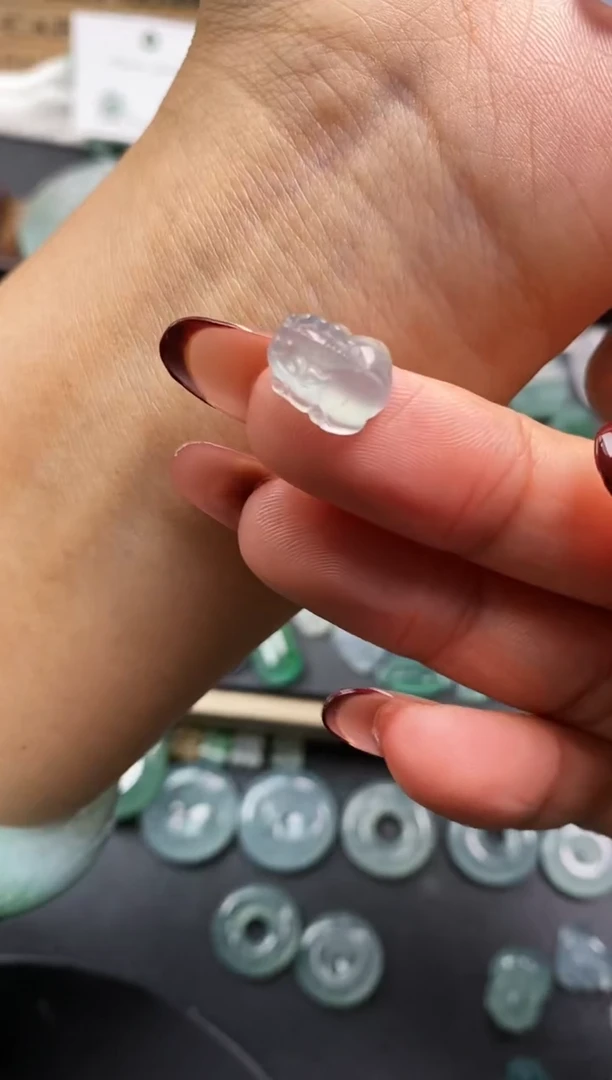 裸石翡翠L*貔貅   定向 Li