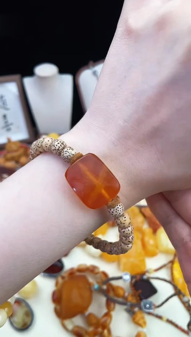 琥珀未镶嵌珠宝奇石柒月