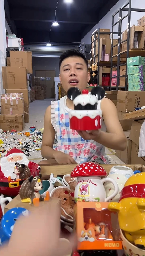 瓷片原盒米奇蛋糕罐子