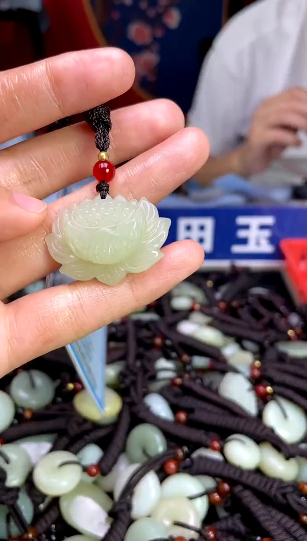 未镶嵌和田玉挂件1