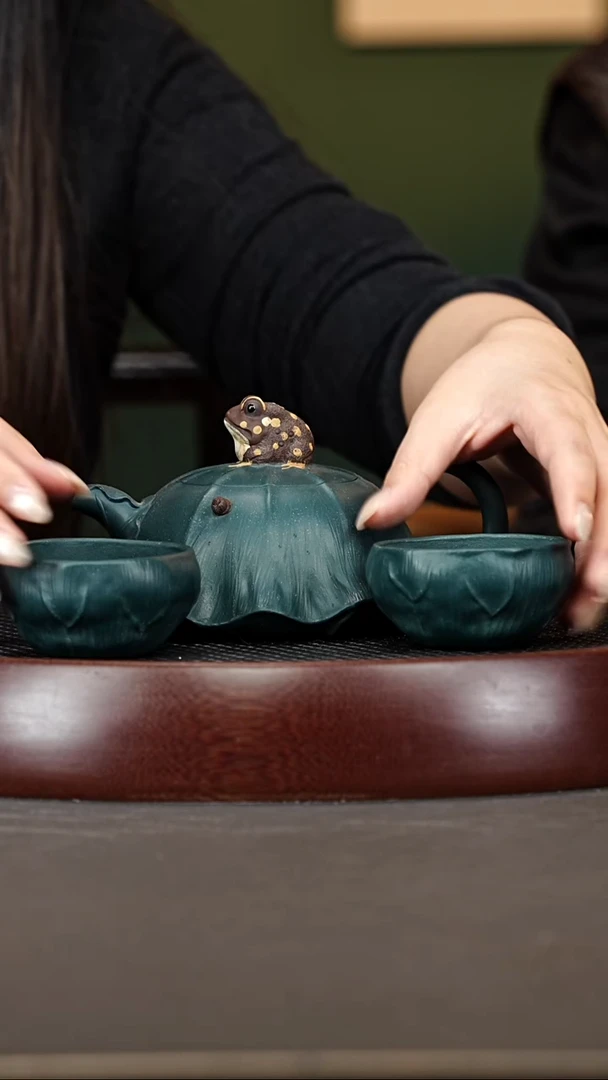 茶壶紫砂33GJF呱呱来财套组 蒋家绿泥300cc