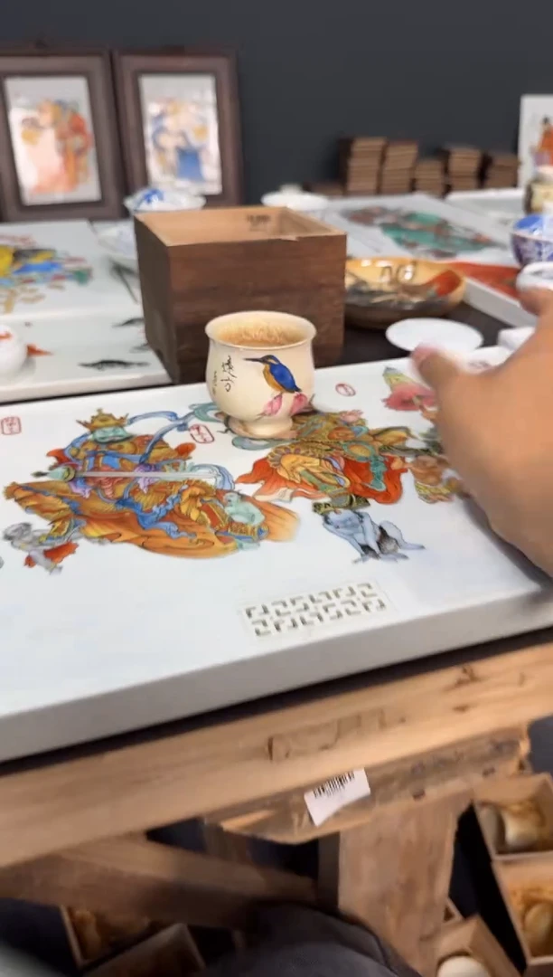 以笔为心，以瓷为纸。