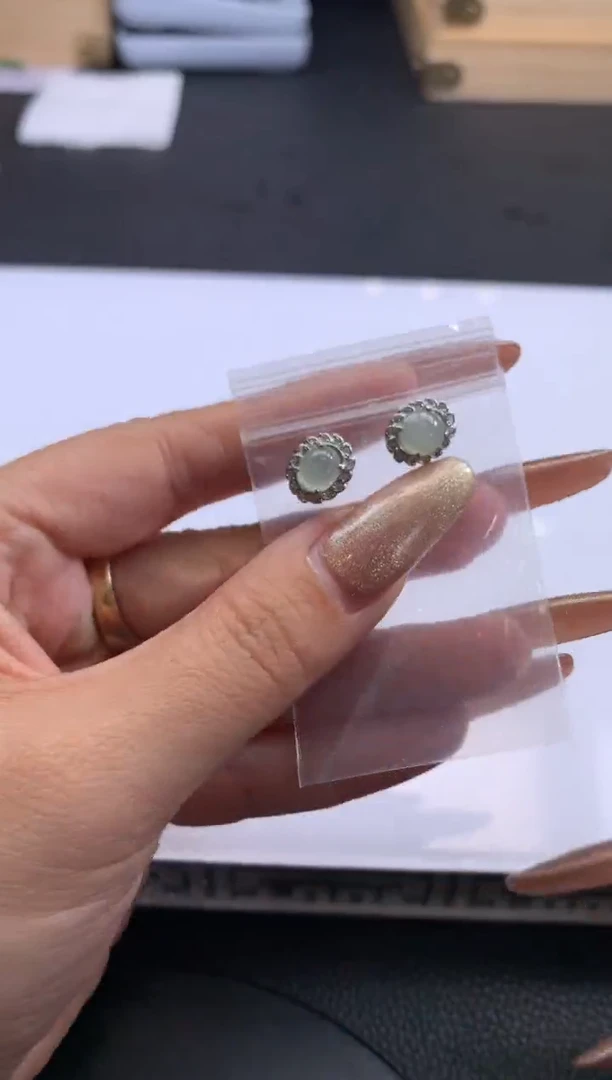 【闪购商品】翡翠耳饰银S925镶嵌翡翠