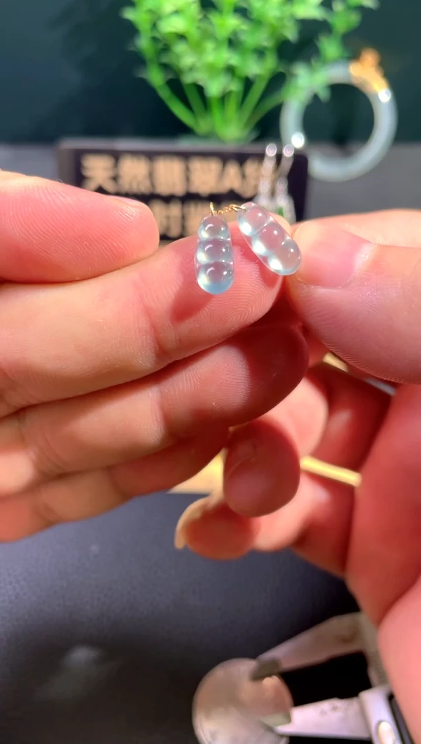 颈饰18K金镶嵌翡翠翡翠