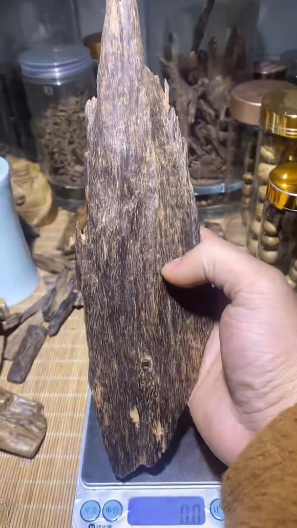 【闪购商品】沉香手把件文莱原材料83克