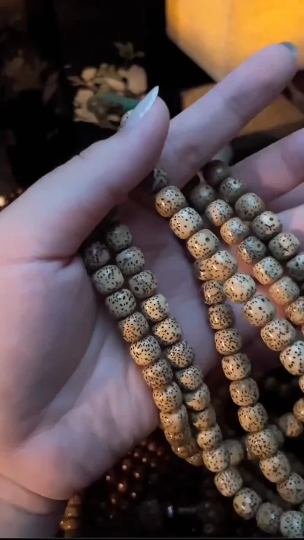 吊坠星月菩提精工级陈籽桶珠9*8长串（B）