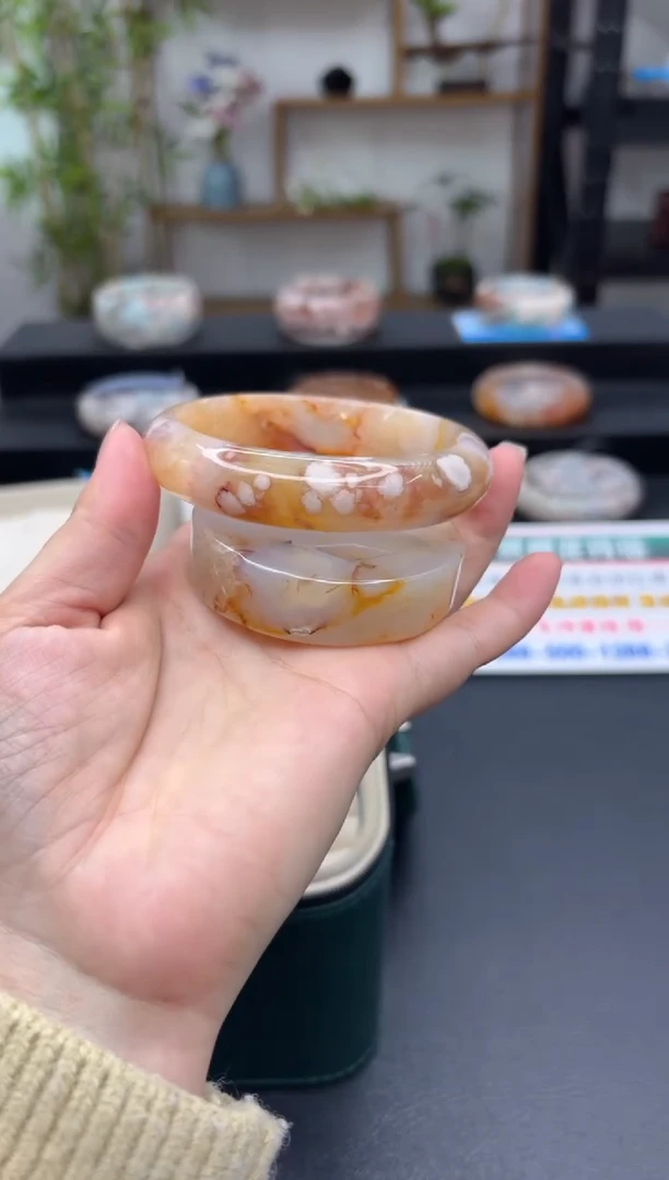 【闪购商品】石英质玉手镯未镶嵌C409(61圈赠送镯心)