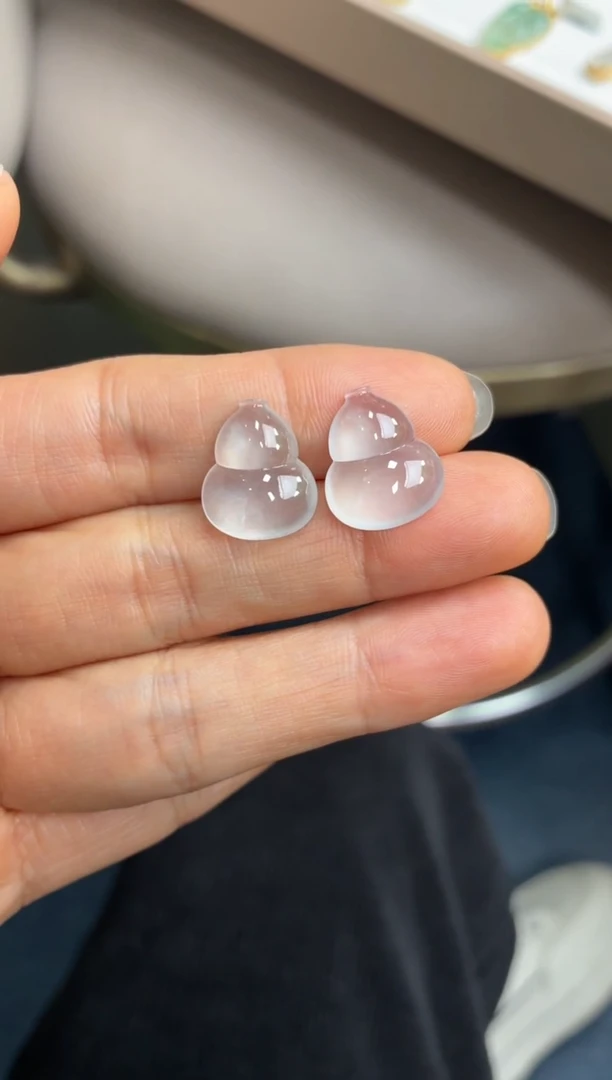 颈饰18K金镶嵌翡翠天然翡翠A货