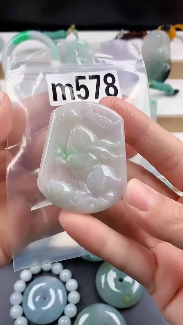 颈饰未镶嵌翡翠天然翡翠吊坠挂件