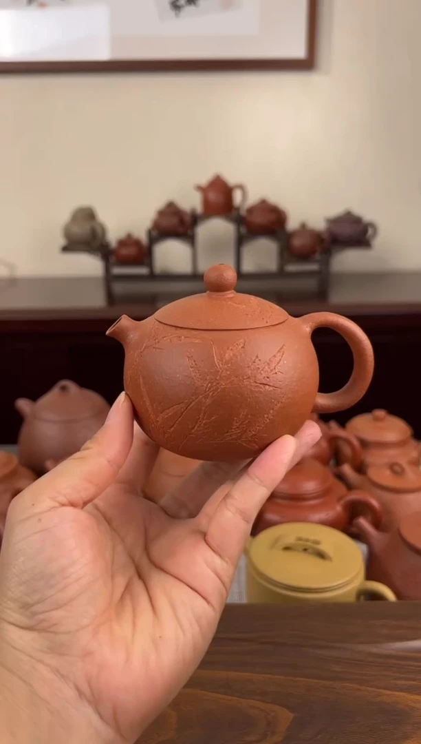 茶壶紫砂黄降坡刻绘西施壶200CC