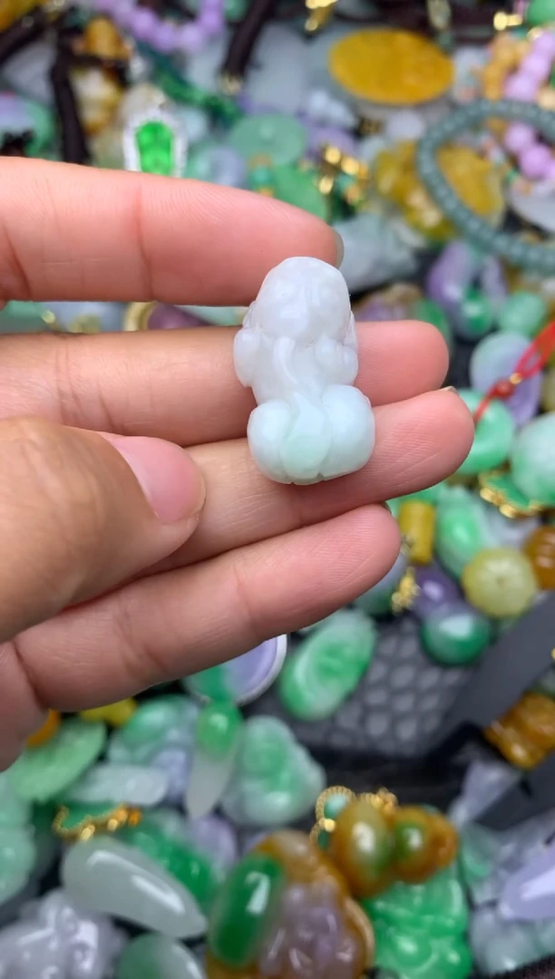 颈饰未镶嵌翡翠缅甸翡翠吊坠