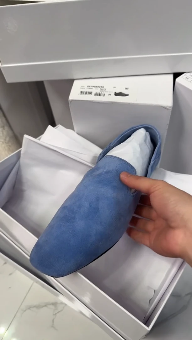 37码  蓝色  羊反绒 原价899