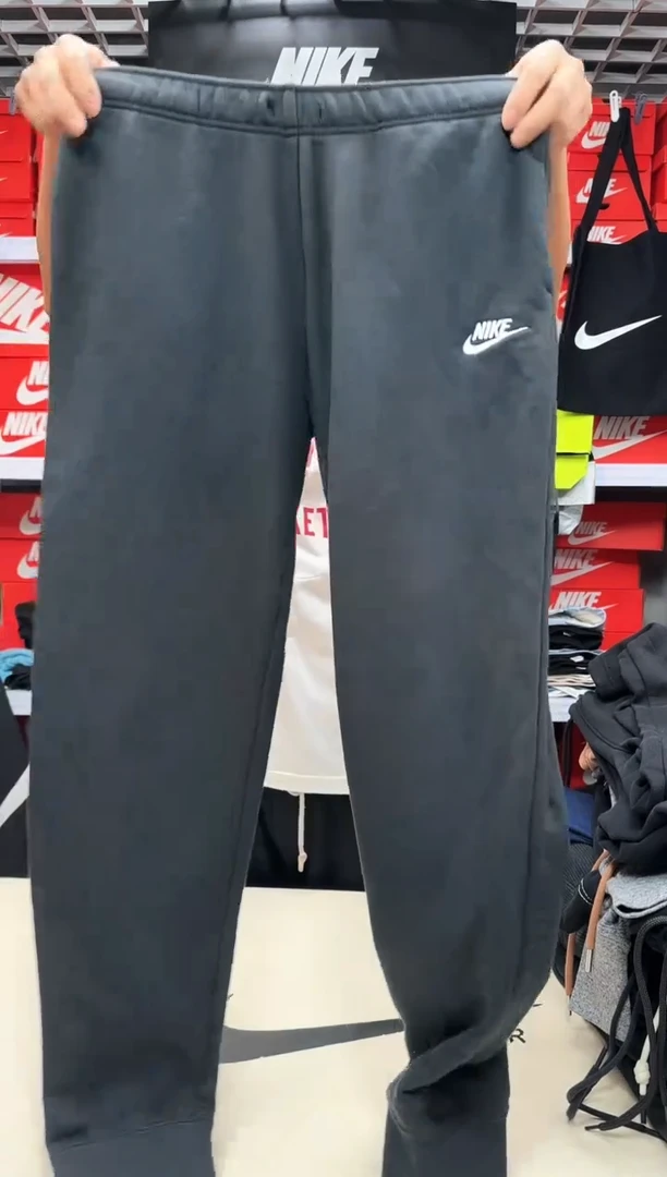 耐克正品黑色长裤90-100斤左右