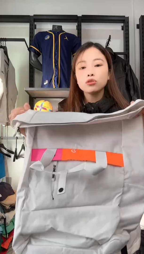 3133   编码  瑕疵直播间过款为准 尺码   身高  书包