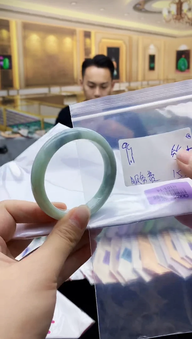 【闪购商品】翡翠手镯未镶嵌0296901720