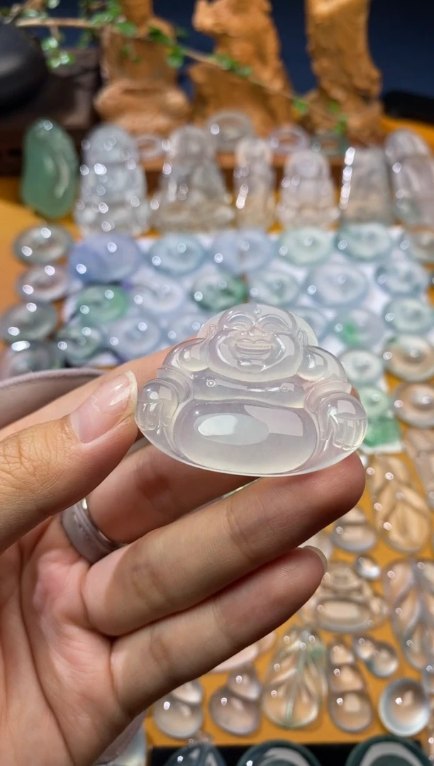 翡翠未镶嵌颈饰佛公