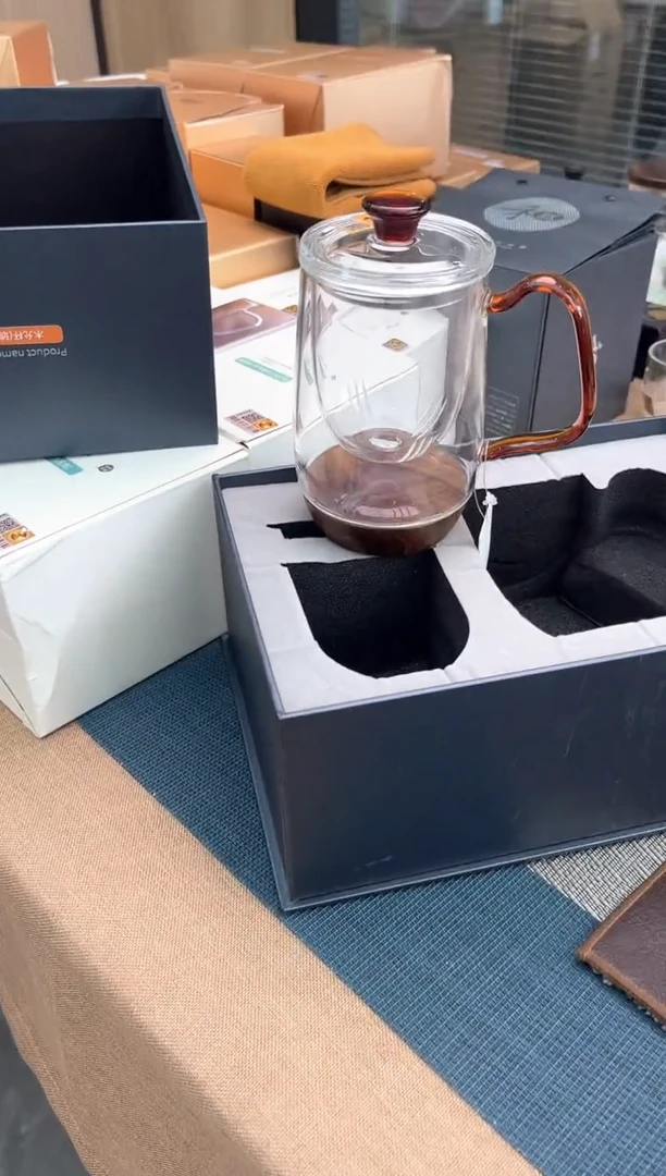 禾器木允杯琥珀色