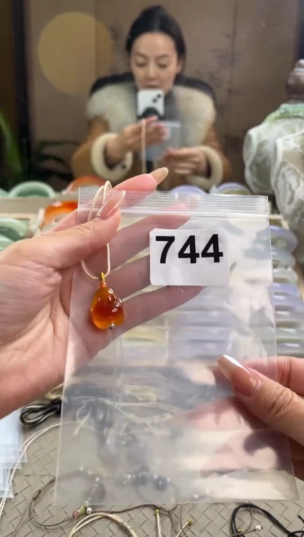 手镯玛瑙/玉髓未镶嵌m****?744