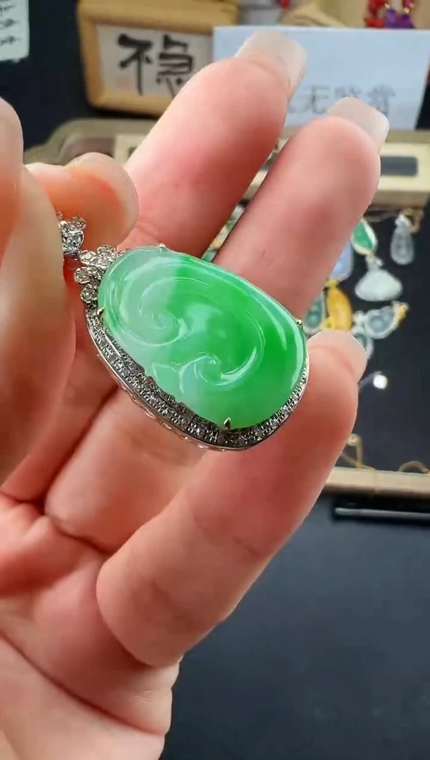 翡翠18K金镶嵌吊坠(不含链)吊坠勿拍