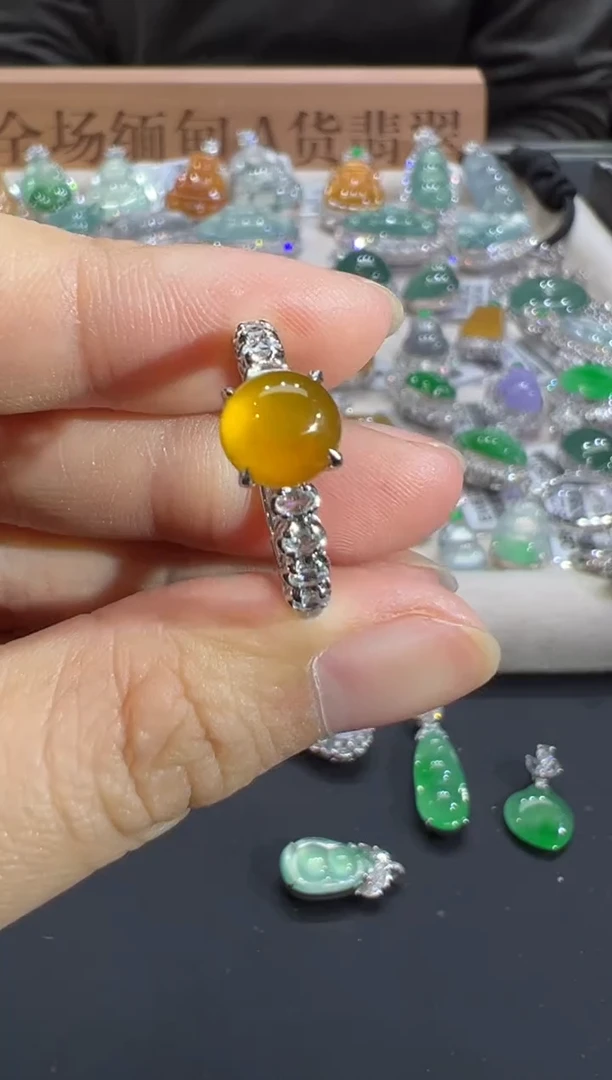 18K金镶嵌戒指翡翠B391|8800