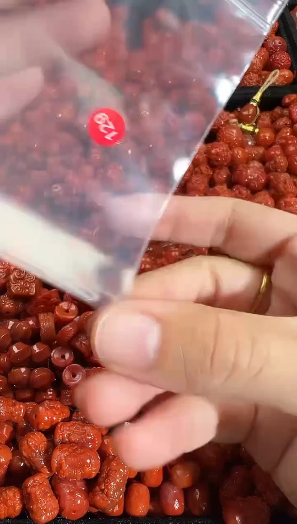 颈饰未镶嵌南红玛瑙1