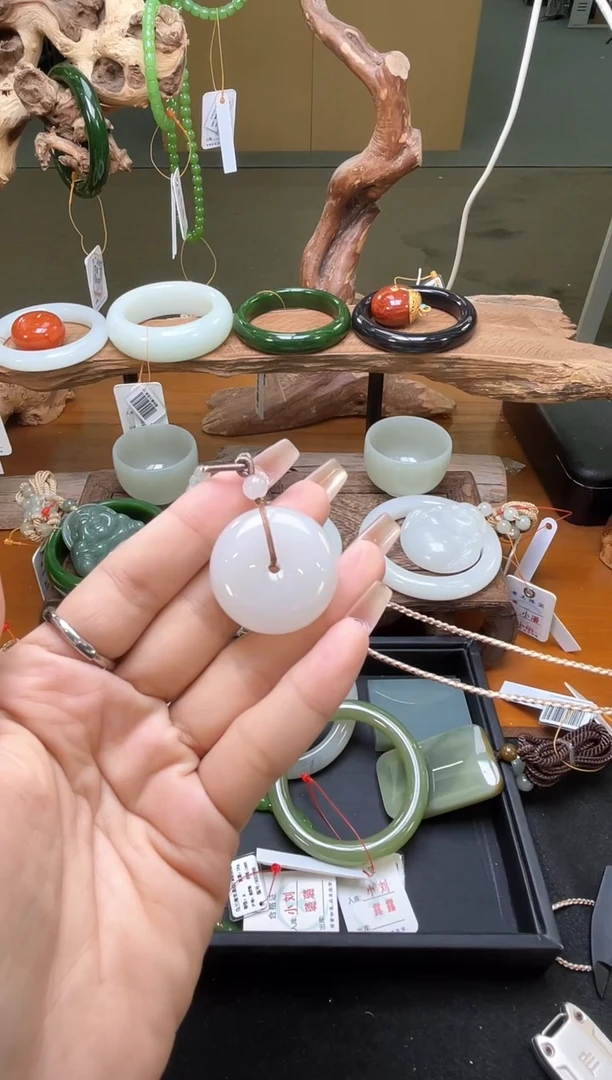 吊坠(不含链)未镶嵌和田玉青海野牛沟 平安扣