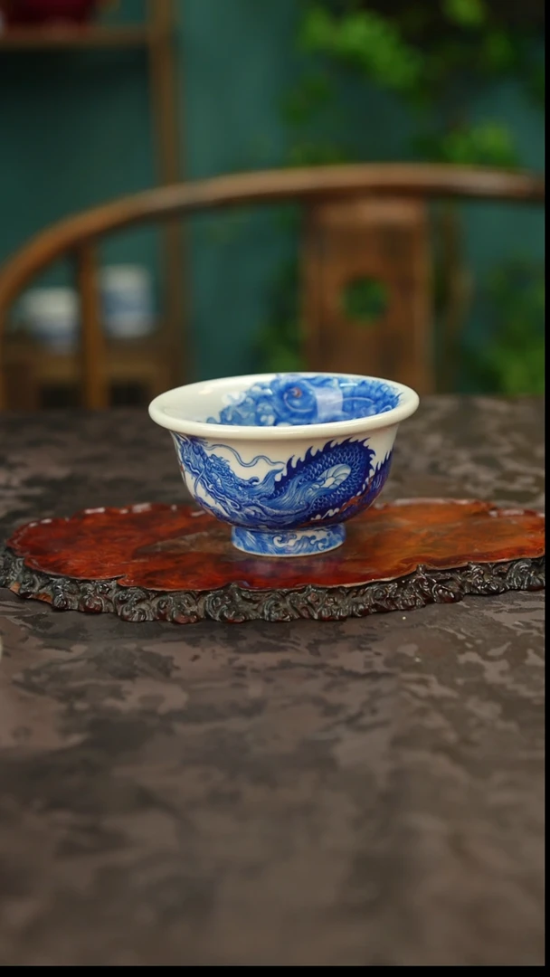 自成堂青花手绘龙凤主人杯