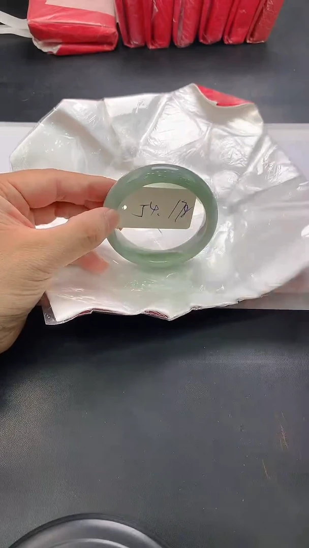 翡翠手镯未镶嵌43