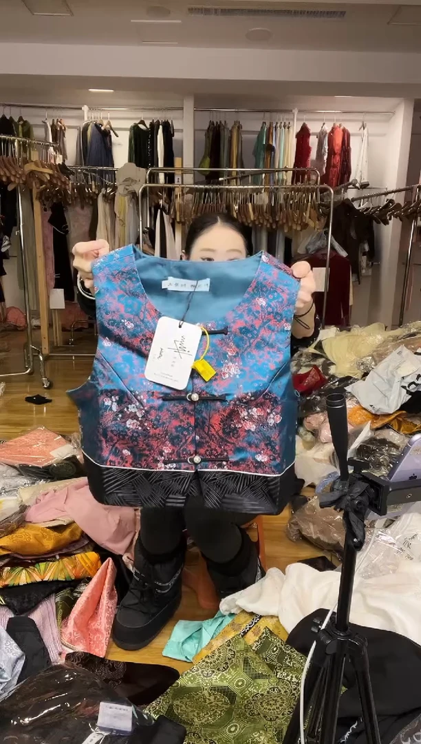 马甲       L码        105-115斤