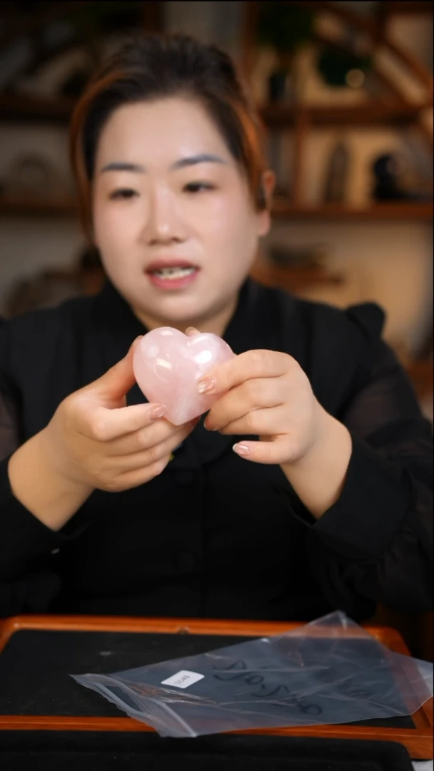 未镶嵌珠宝半成品水晶姚**尧粉水晶爱心D43【配架子】