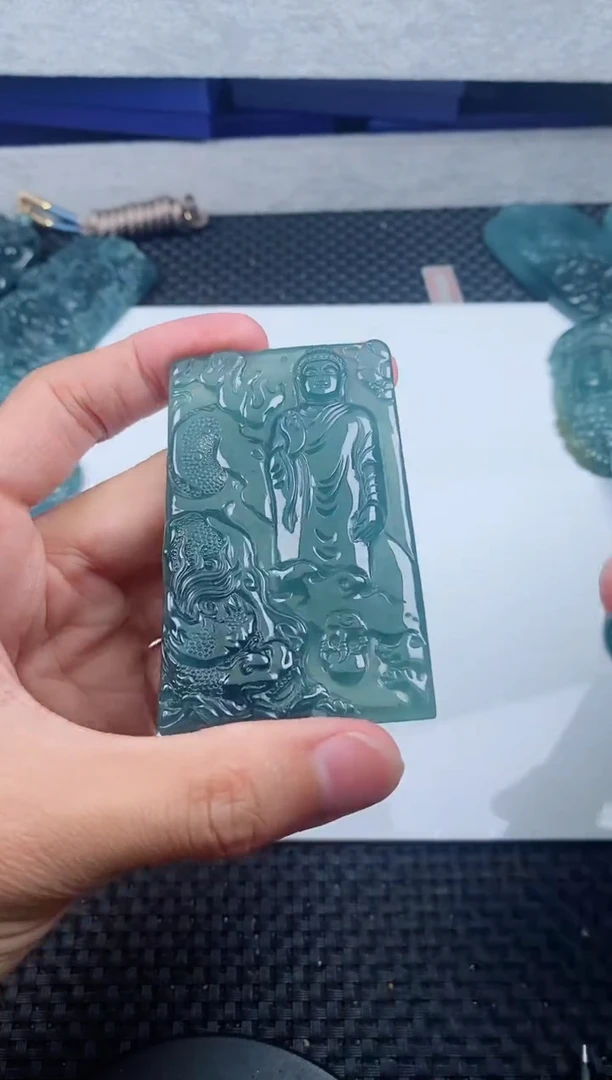 翡翠未镶嵌颈饰111111111