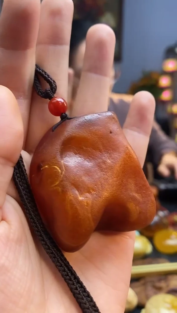 琥珀颈饰未镶嵌吊坠