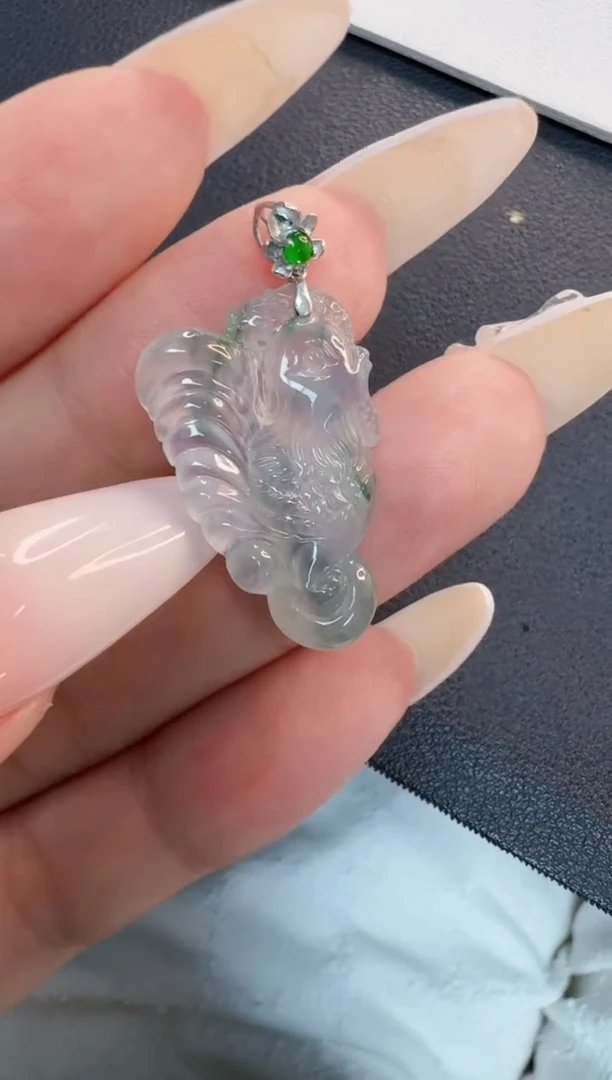 翡翠18K金镶嵌吊坠(不含链)缅甸A货翡翠