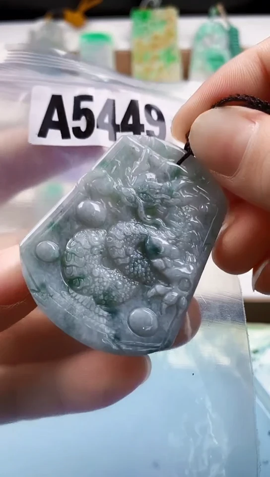 翡翠未镶嵌颈饰天然翡翠吊坠挂件