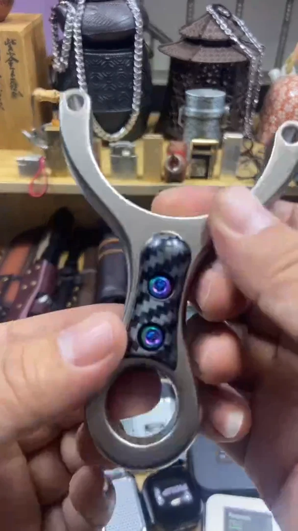 瓷片闪购商品  如图所示