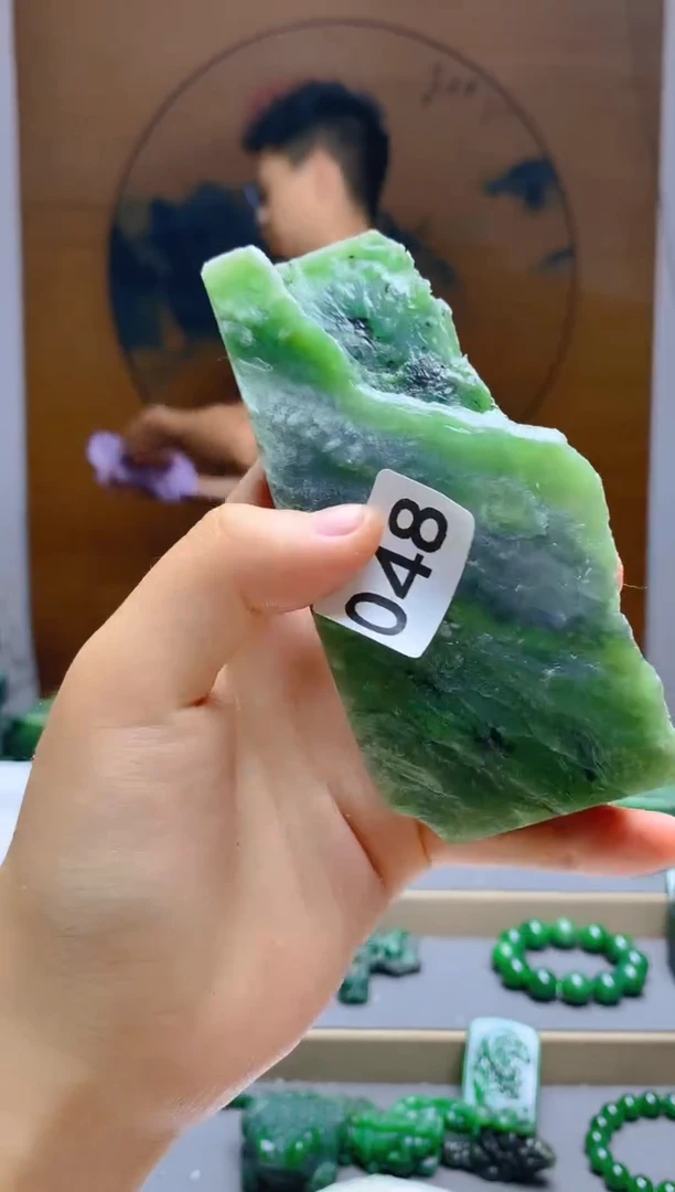 和田玉（碧玉）未镶嵌珠宝半成品1