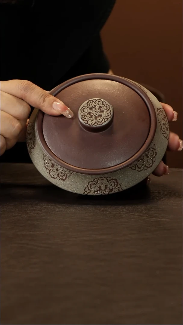 紫砂茶叶罐紫泥粉段泥 繁花虚扁罐
