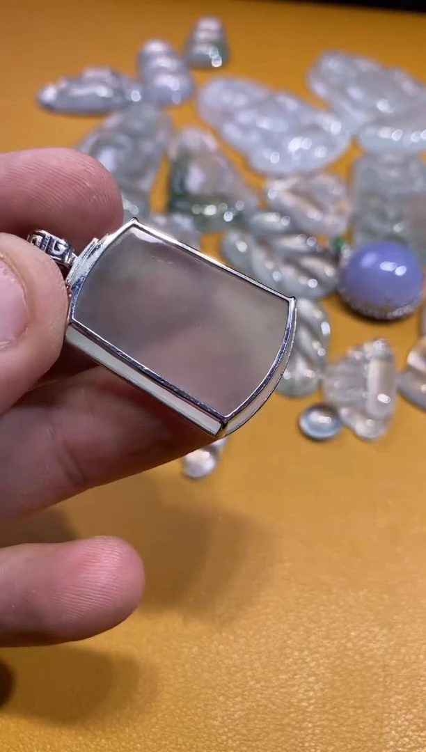 吊坠(不含链)18K金镶嵌翡翠37.6*27.4*4.7