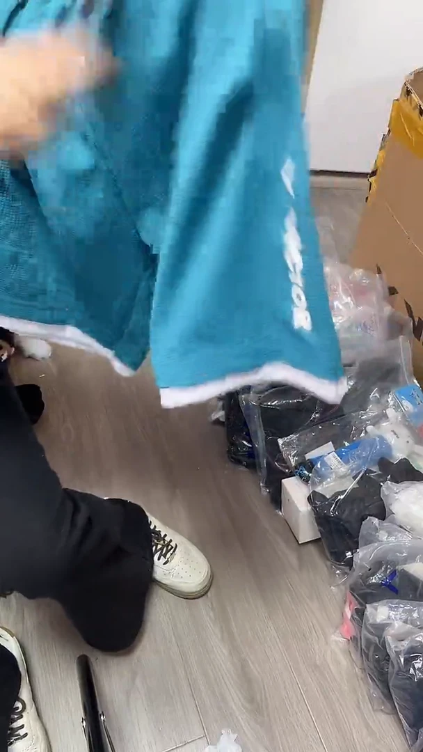 040 正品微瑕 短裤M