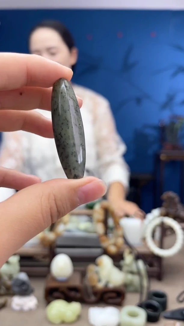 和田玉未镶嵌颈饰1