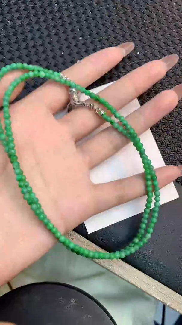颈饰未镶嵌翡翠1
