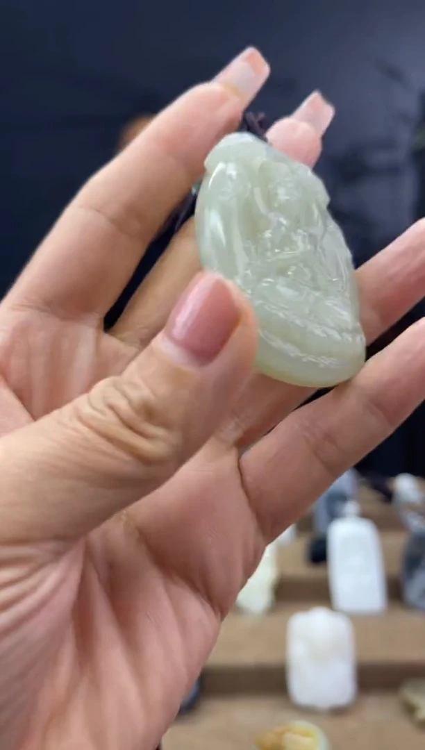 颈饰未镶嵌和田玉1