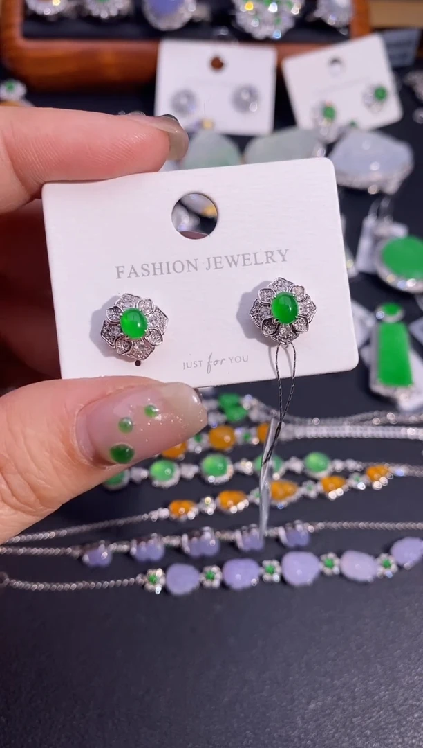 【闪购商品】翡翠耳饰18K金镶嵌耳饰