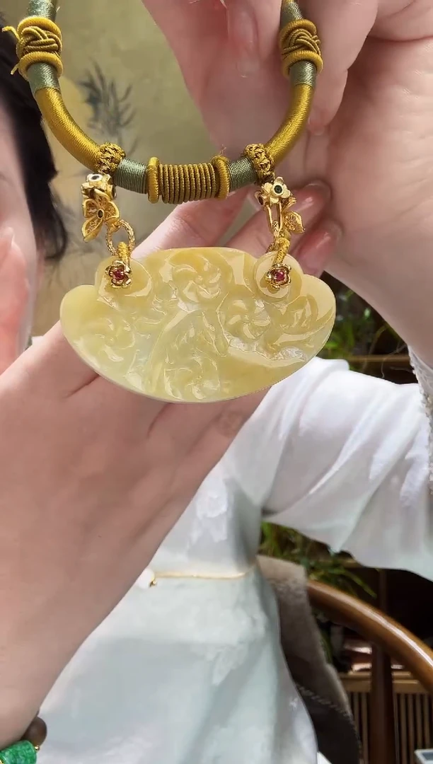 颈饰未镶嵌翡翠吊坠