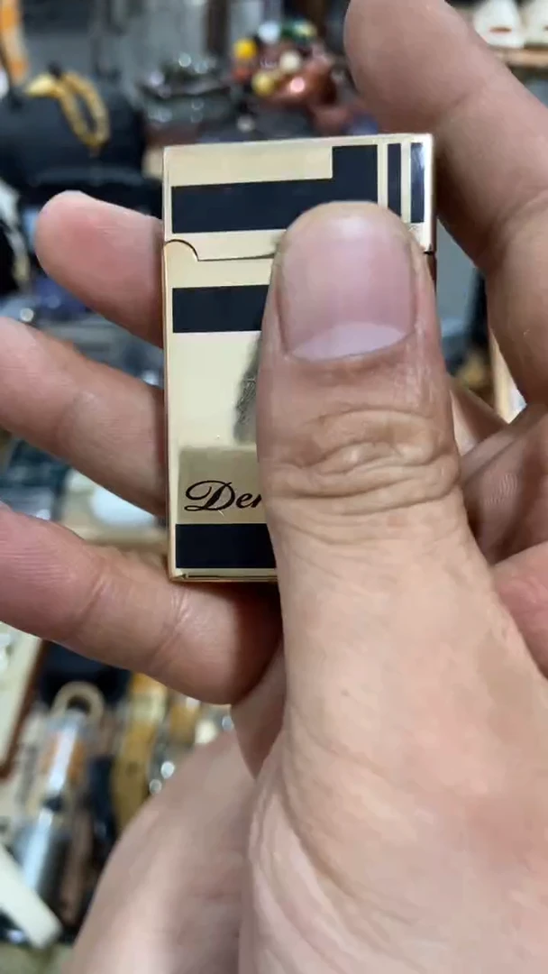 瓷片闪购商品    如图所示