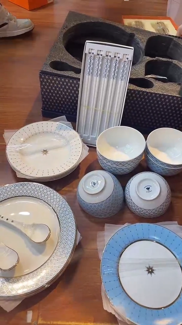 瓷片鸿辉家品牌瓷器，京东包邮！