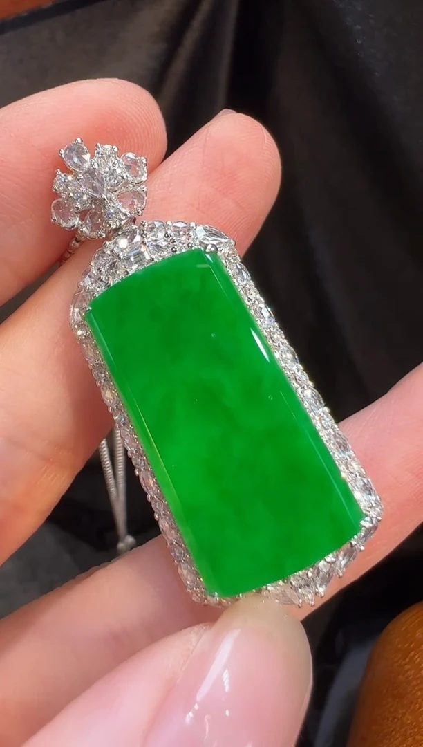 吊坠(不含链)18K金镶嵌翡翠L6吊坠